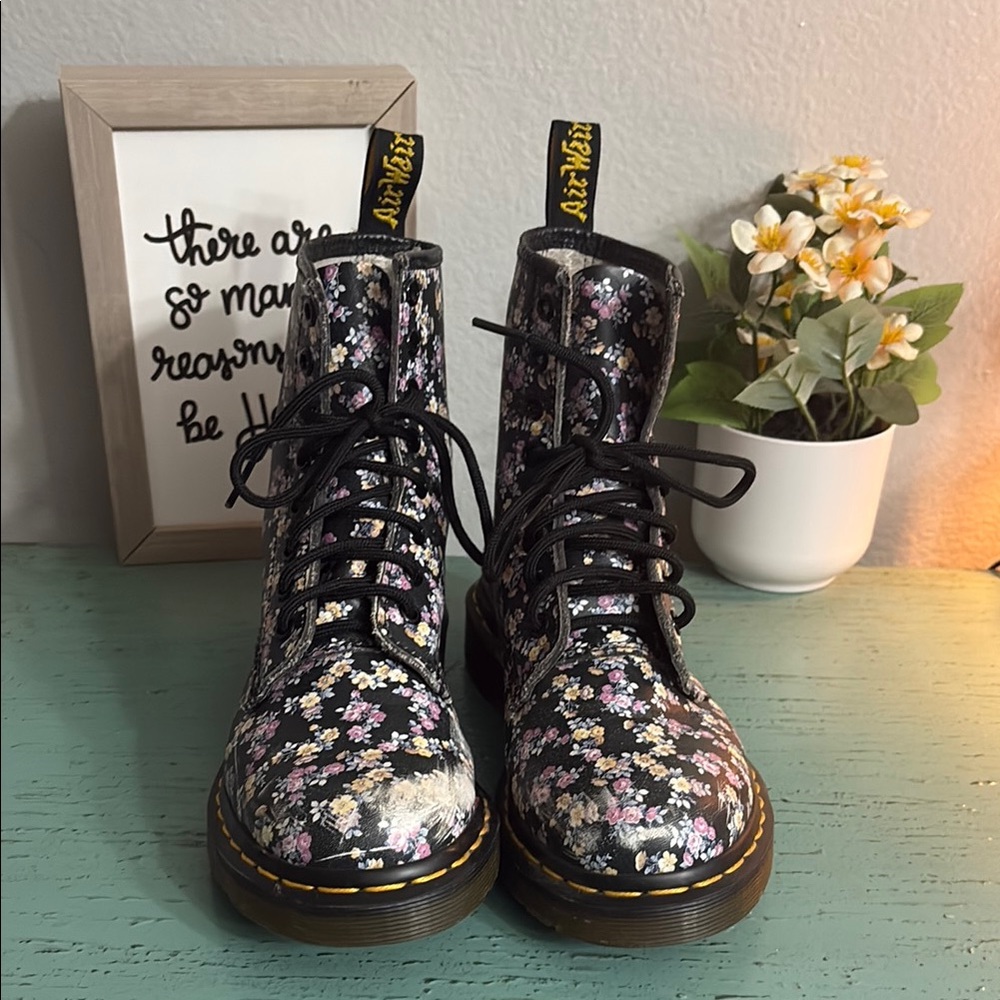Dr. Martens Black Combat Moto Boots SZ L 6 box 140